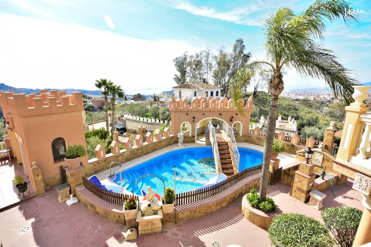 Castillo Almalaga en Málaga, espacio histórico ideal para bodas espectaculares con ambiente de cuento.