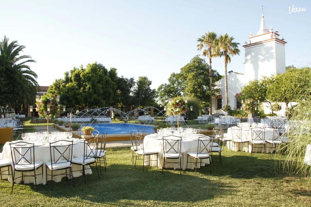 Hacienda Atalaya Alta en Sevilla, cortijo elegante y tradicional ideal para bodas y celebraciones familiares.