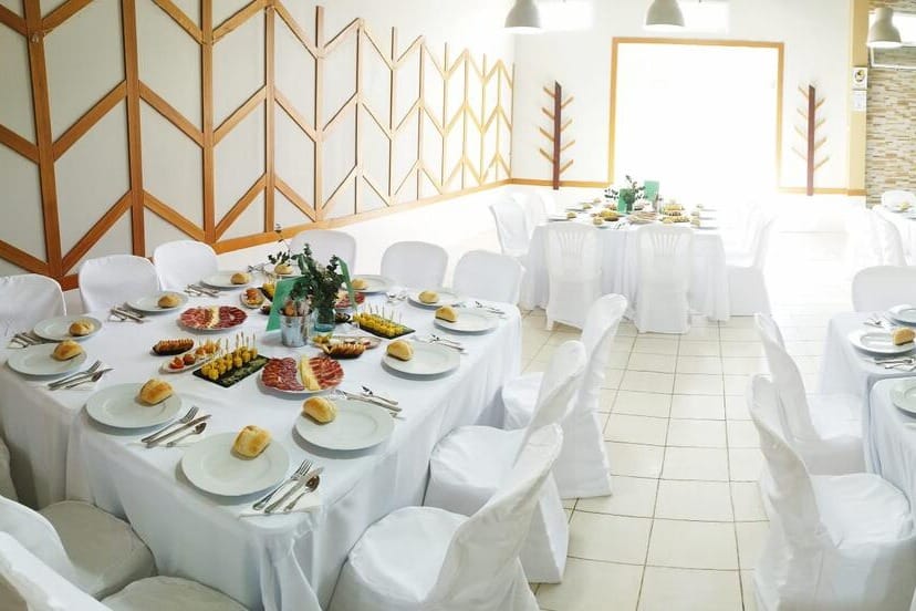  La Esquina del Sol en Sevilla, espacio contemporáneo perfecto para bodas personalizadas, frescas y muy originales.