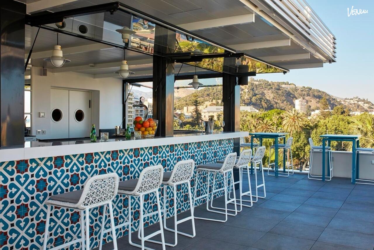  Terraza Valeria en Málaga, rooftop moderno ideal para bodas con estilo, vistas y mucho ambiente.