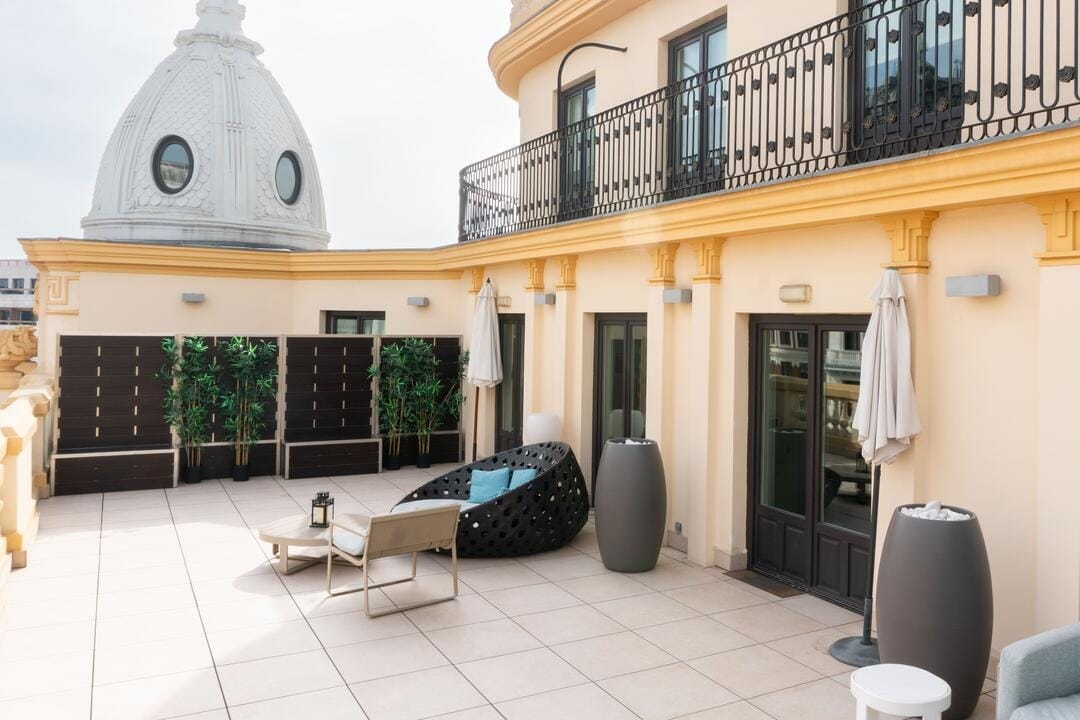 Hotel Sardinero Madrid - Terraza Grande, una terraza elegante en Madrid ideal para eventos privados con vistas de lujo y ambiente exclusivo.