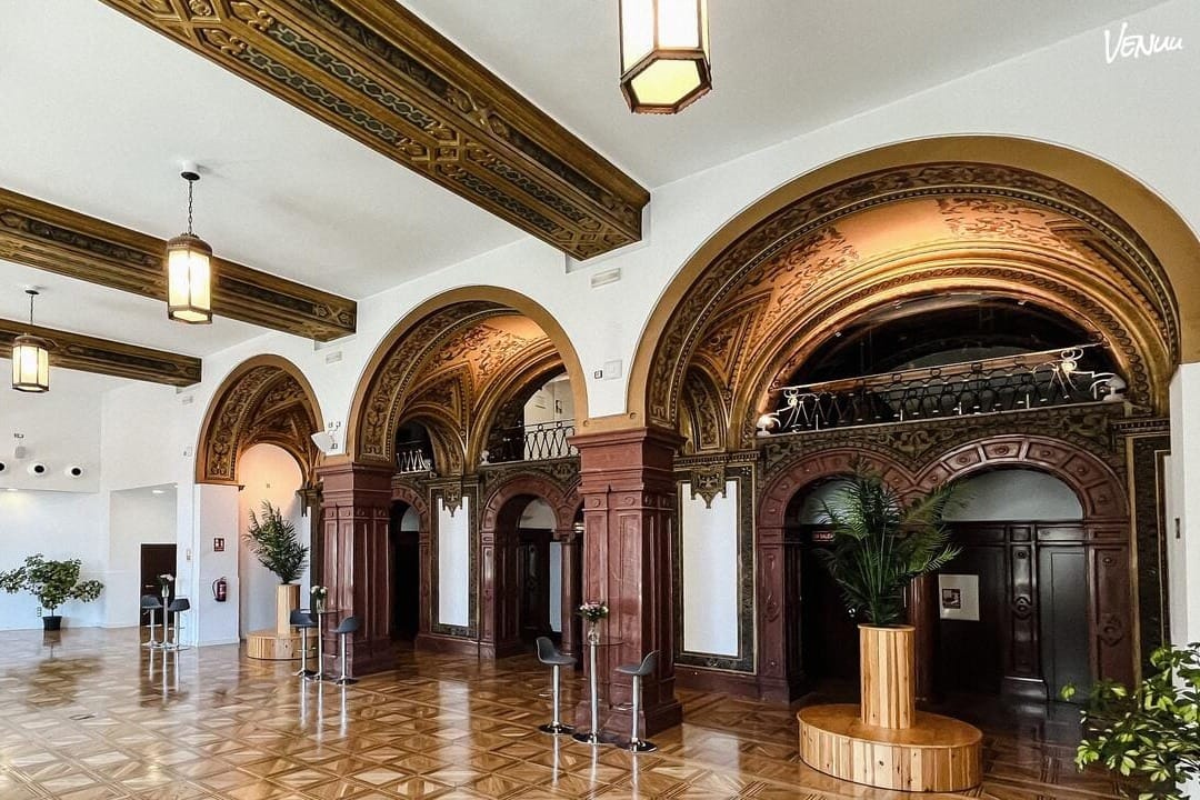 Innedito16 – GV Venue – "Espacio versátil con diseño contemporáneo, ideal para eventos creativos, lanzamientos de producto y networking con estilo."