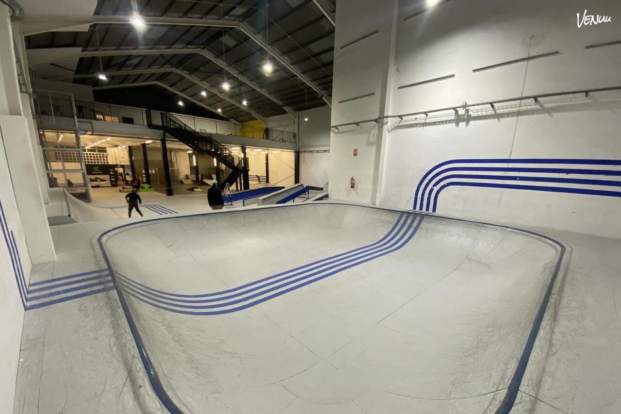 Skatepark Indoor en Barcelona, un local donde las fiestas infantiles incluyen adrenalina y potenciales sustos controlados.