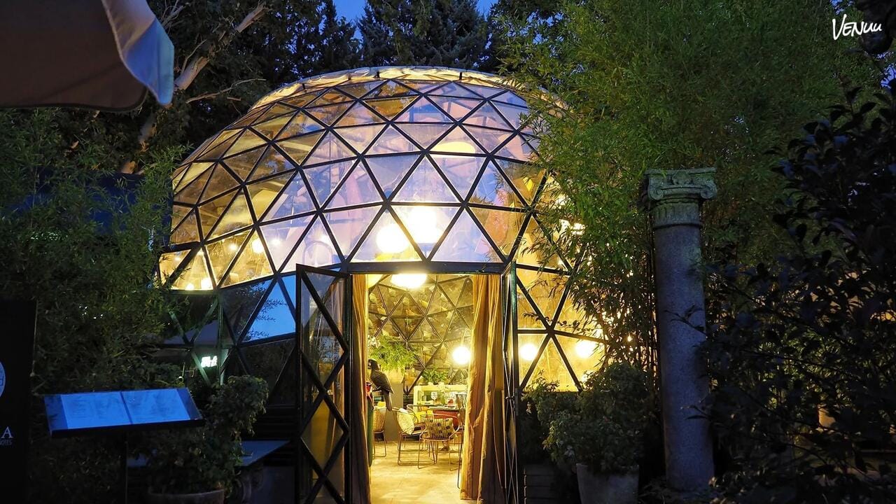 La Cúpula Jardín en La Moraleja, jardín elegante para cumpleaños.