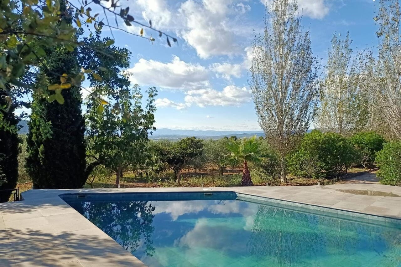 Masía Mas en Calma, finca ecológica y rústica para bodas relajadas y preciosas cerca de Valencia.