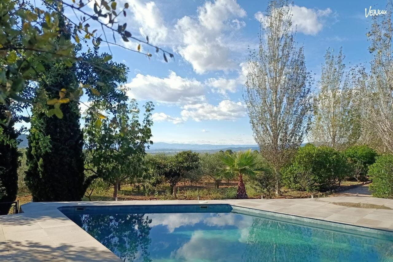 Masia Mas en Calma, una finca aislada con encanto natural perfecta para fiestas épicas.