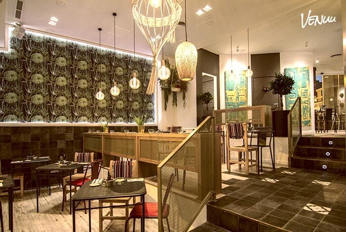 Wine & Food Restaurant, restaurante con patio romántico y cocina de autor para despedidas elegantes y sabrosas.