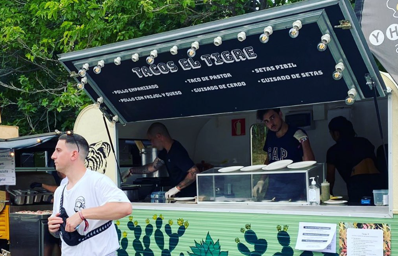 Los tacos siempre triunfan en cualquier celebración, y Tacos El Tigre lo demuestra 