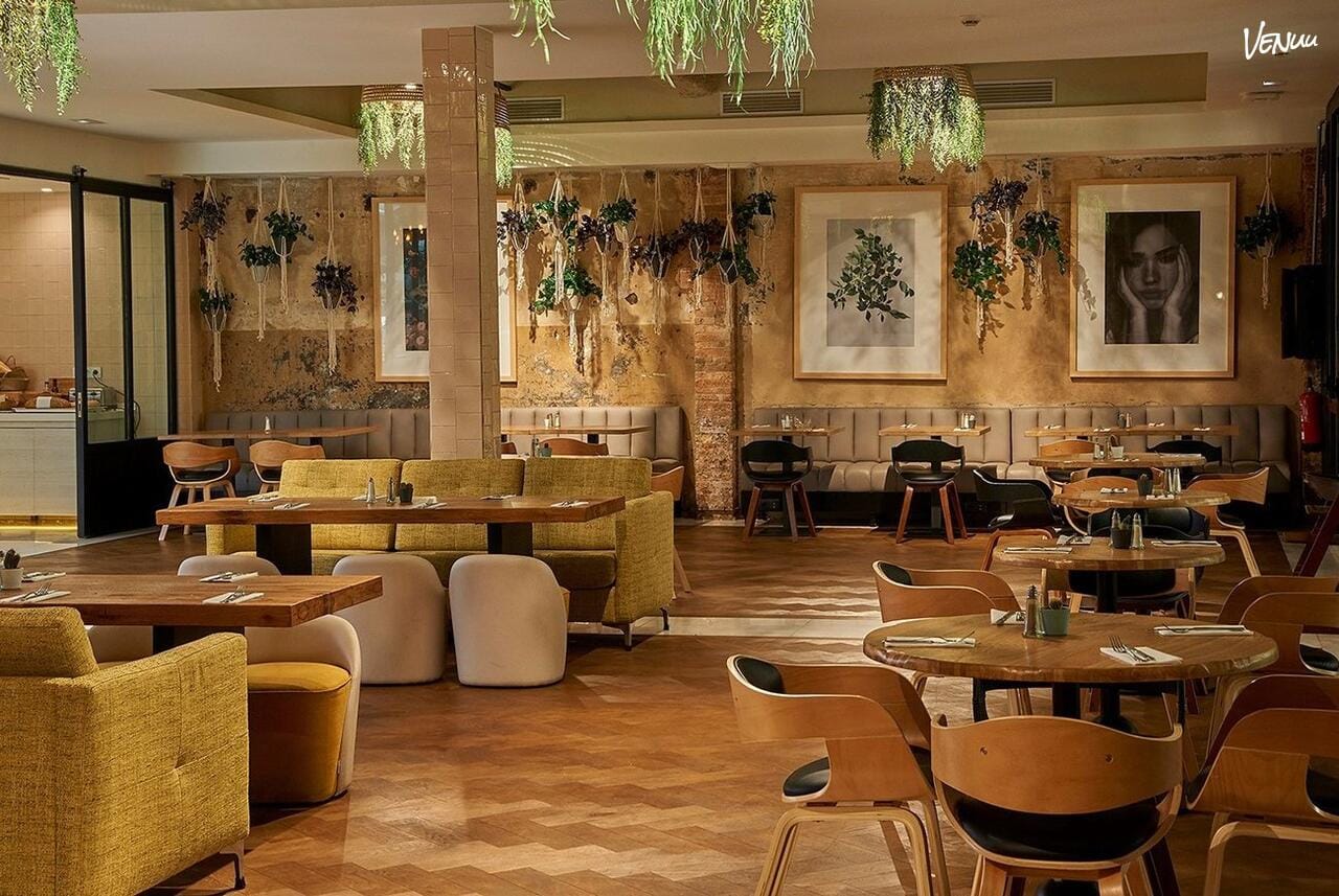  Salón Mezza Barcelona espacio elegante para eventos corporativos.