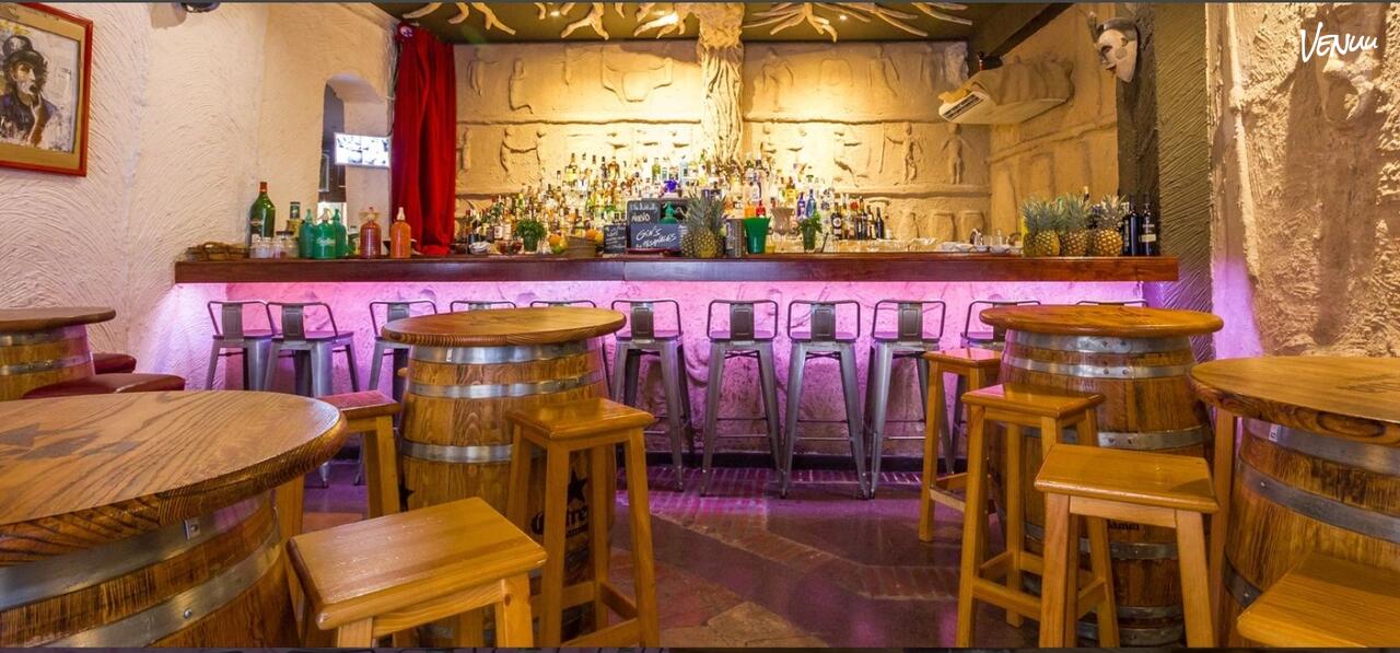 Etniko Cocktail Barcelona preparado para fiesta de empresa nocturna.