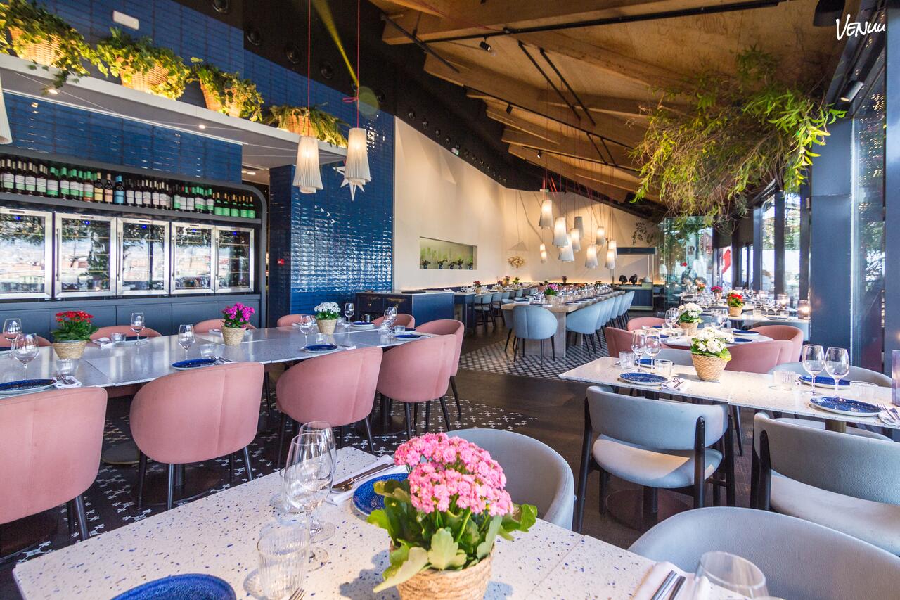 Perfecto para celebraciones donde el objetivo es claro: pasarlo bien y disfrutar del momento.