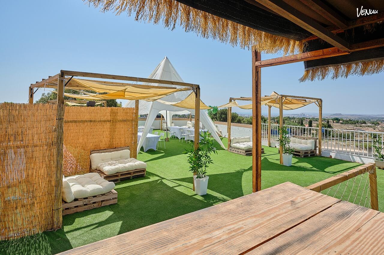 Finca Astronomía con piscina privada en entorno exclusivo en Valencia.