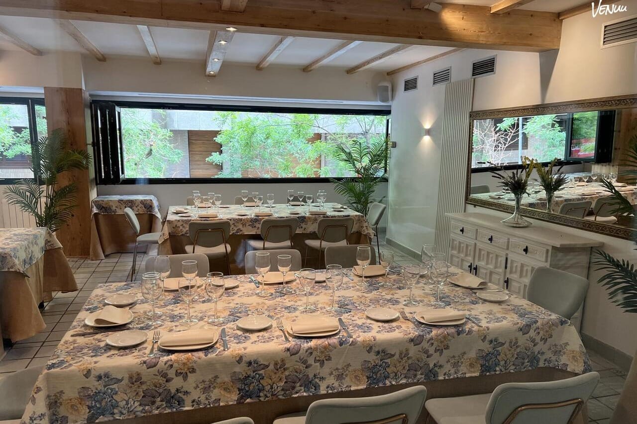 Restaurante Panamera – "Restaurante con vibes tropicales y comida caribeña, ideal para comuniones divertidas y relajadas en Madrid."