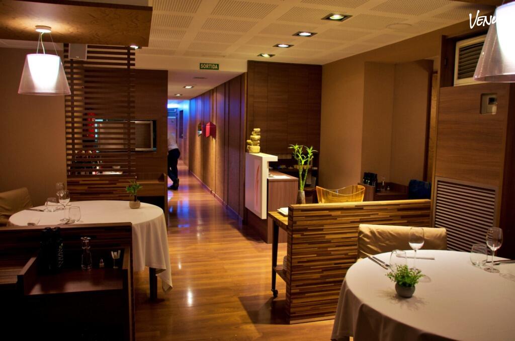 Aflamas Sala Sarrià para cenas navideñas de grupos en Barcelona.