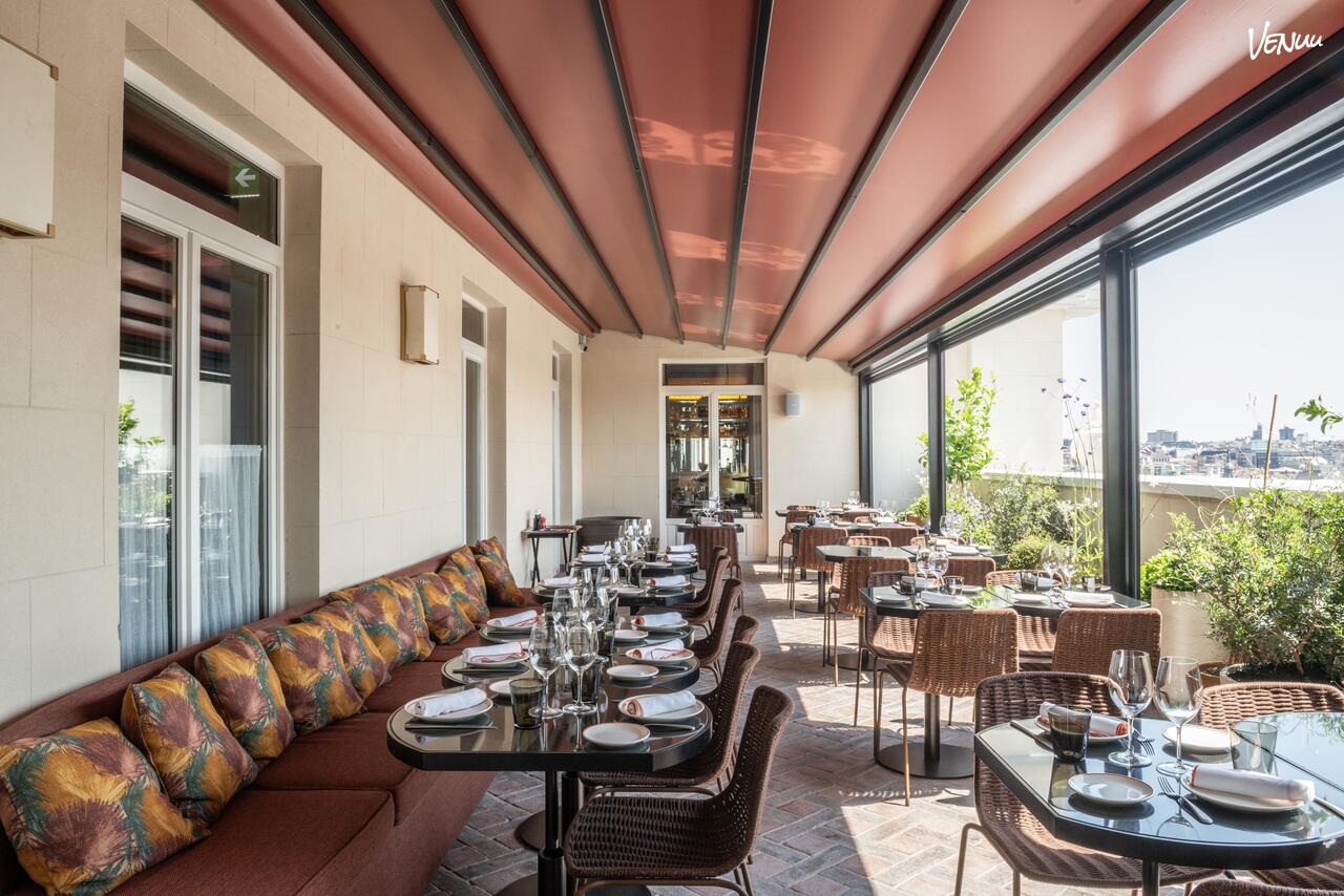 Hotel Montera Terraza Sol para comidas familiares con vistas en Madrid.