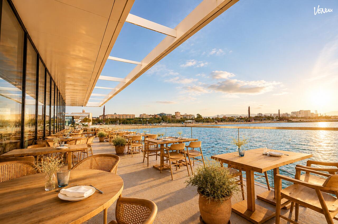 Terraza de El Cangrejo Loco en Port Olímpic para fiestas y celebraciones de verano en Barcelona.