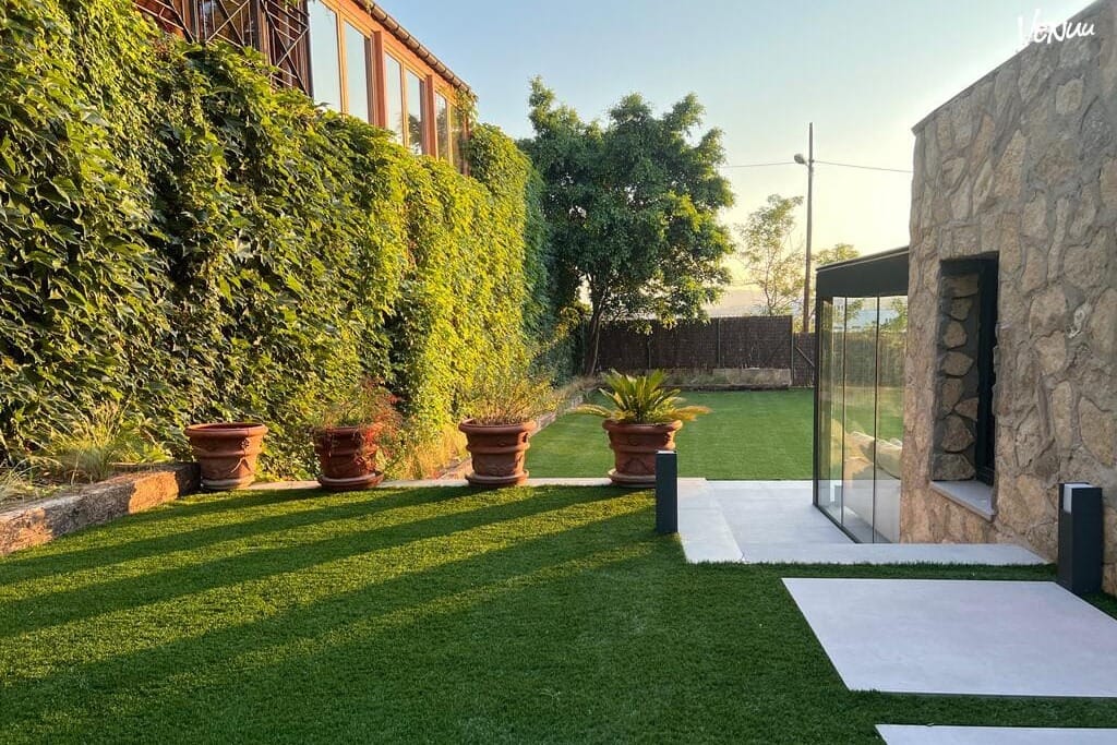 Jardí Urbà BCN, espacio con ambiente exterior para fiestas privadas y celebraciones de verano en Barcelona.
