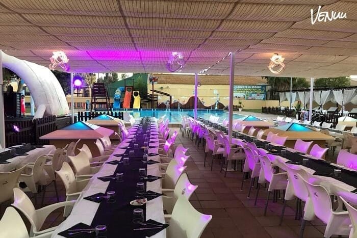 Piscina Parque Oeste Aquaval, espacio con piscina y actividades para cumpleaños infantiles en Valencia.