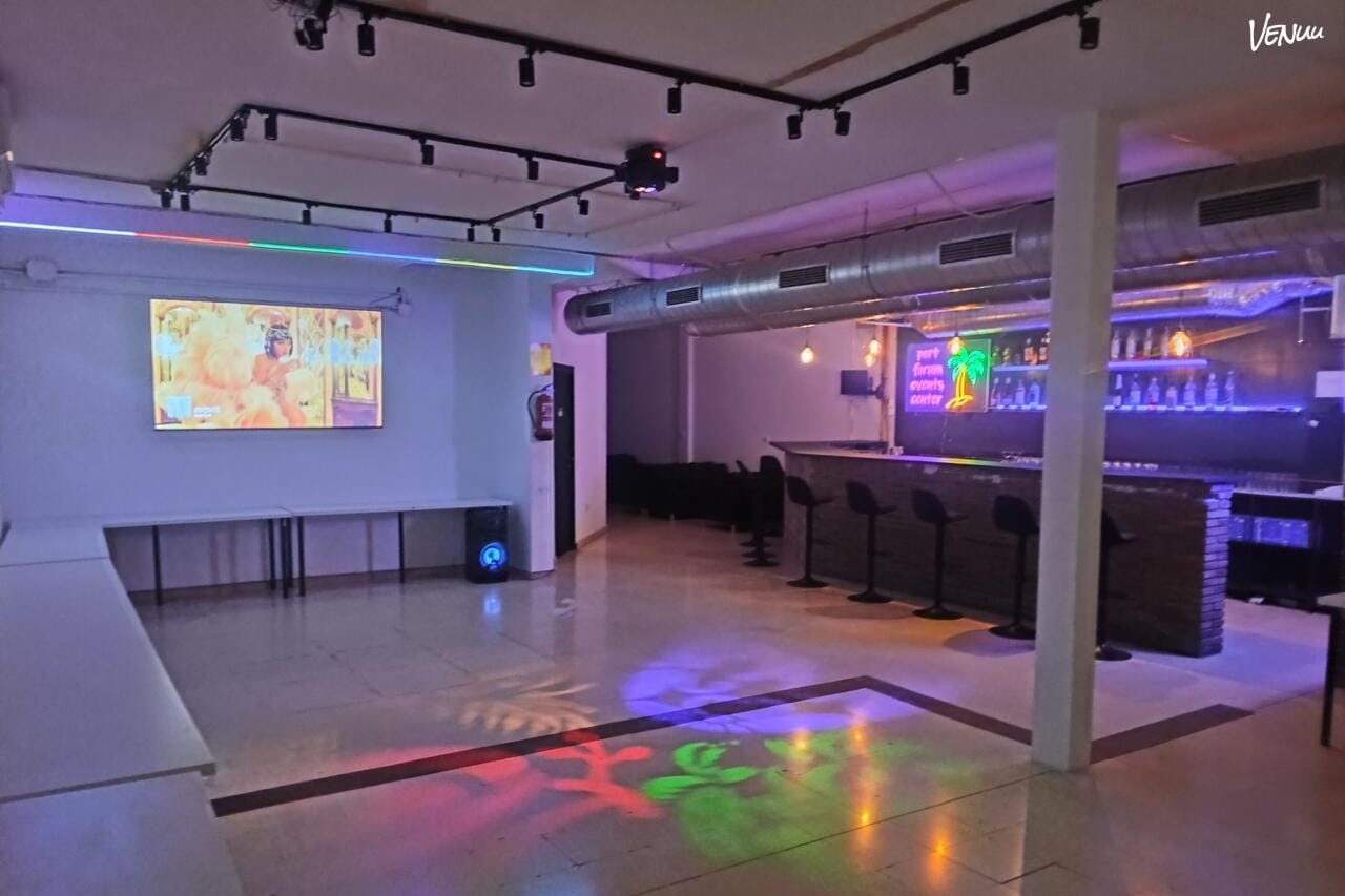 Port Forum Events Center, espacio para fiestas y eventos privados junto al entorno marítimo de Barcelona.