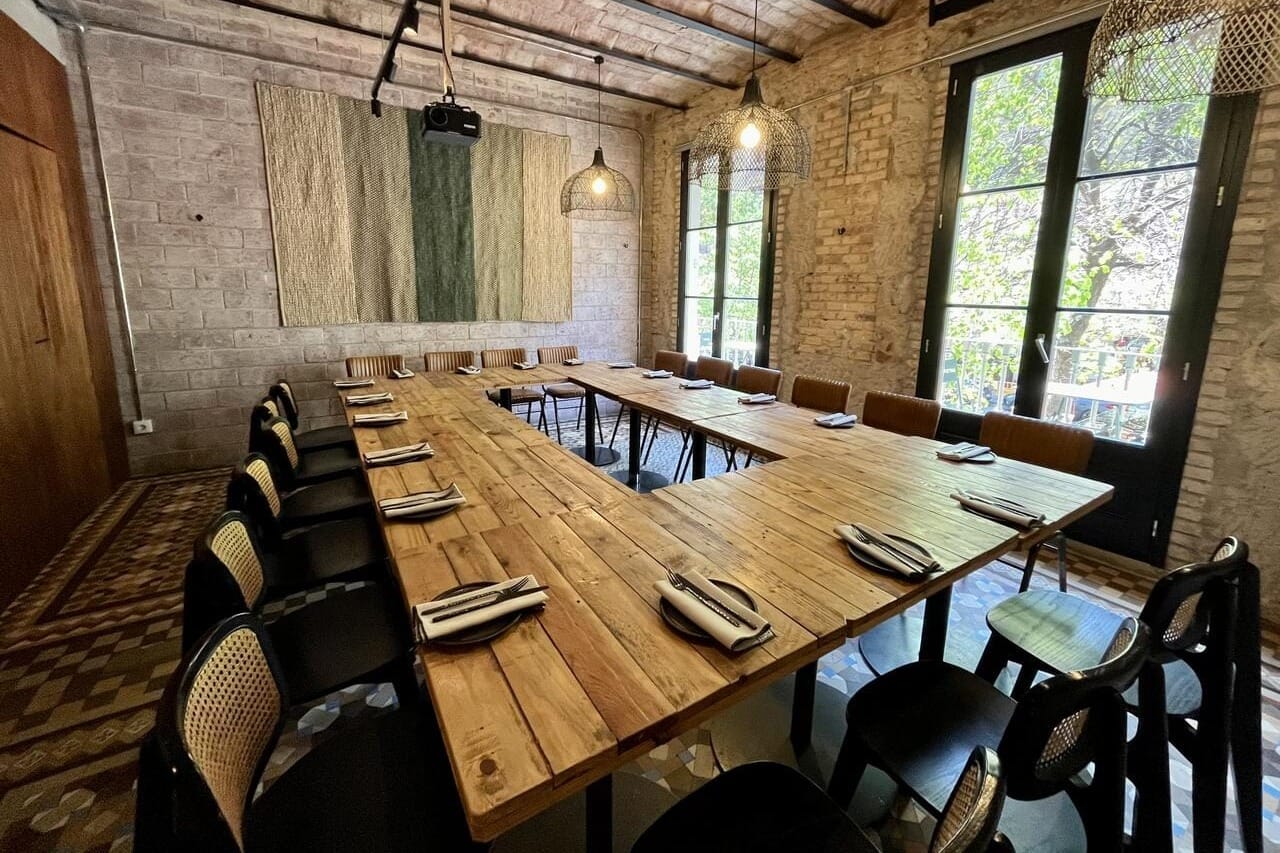 Restaurante Tros de La Rambla Sala Rambla para comidas y celebraciones de grupo en el centro de Barcelona.