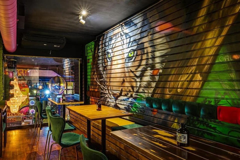 Understreet Market Sala VIP, espacio privado en Madrid centro para cenas de empresa con menú de grupo.