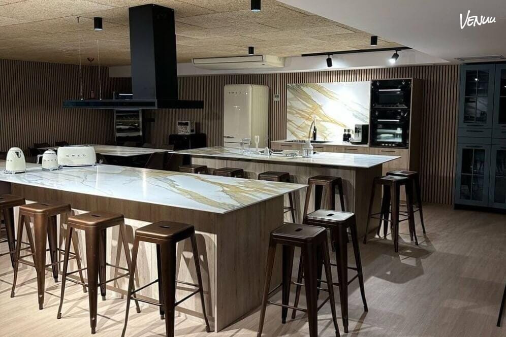 Veranstal Sala SMEG, sala para eventos corporativos y celebraciones de empresa en Zaragoza.