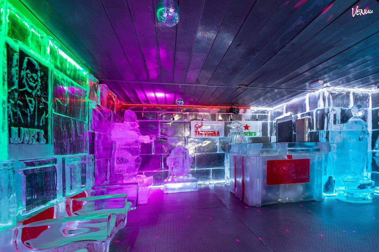 Icebarcelona, bar de hielo junto a la playa de Barcelona para despedidas de soltera originales.