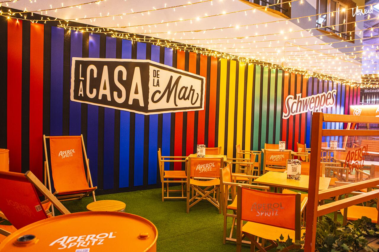  La Casa de la Mar Hall, espacio original con ambiente musical para cumpleaños en Valencia.