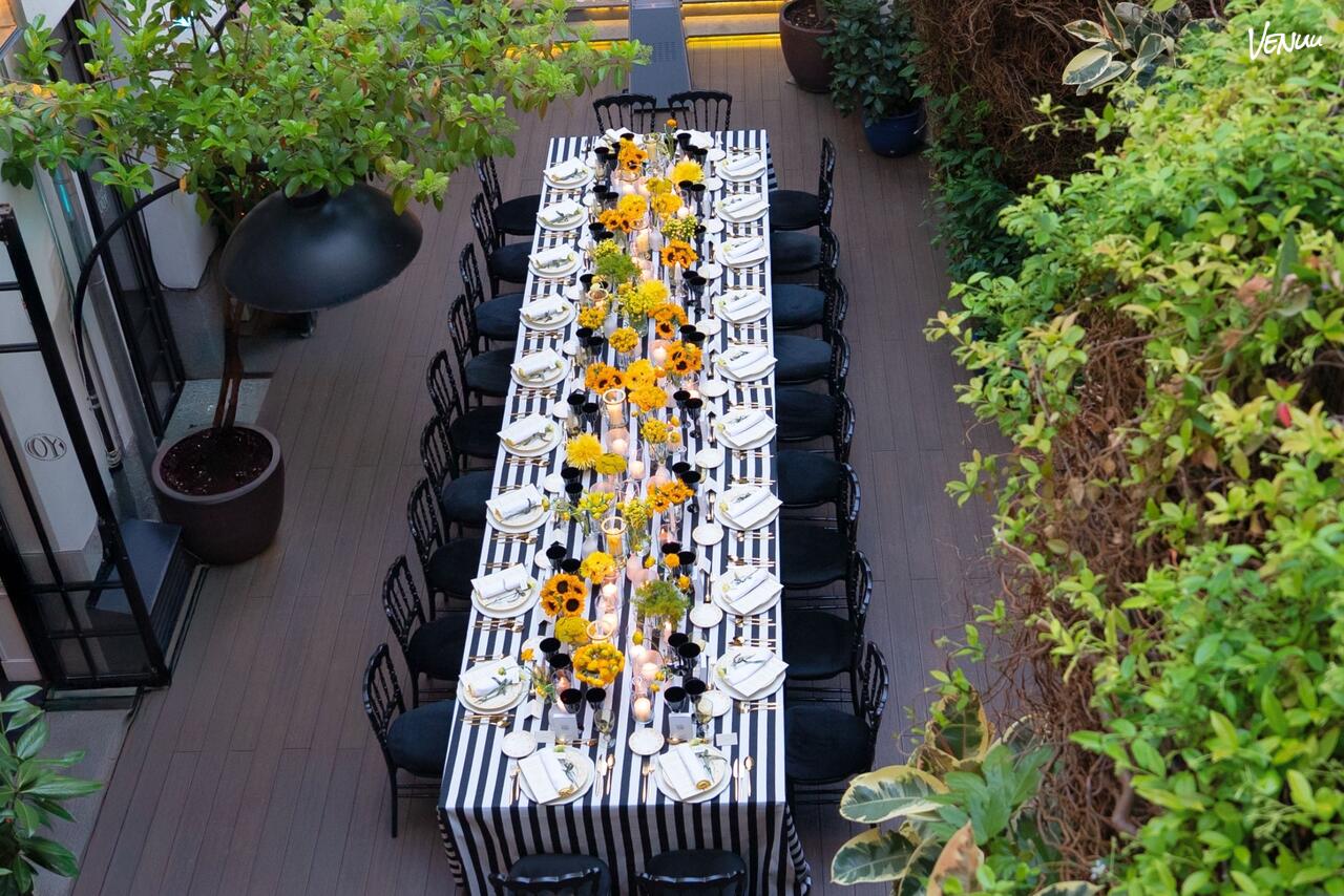Terraza Exterior de Only YOU Boutique Hotel Madrid para celebrar aniversarios de bodas y cenas especiales.