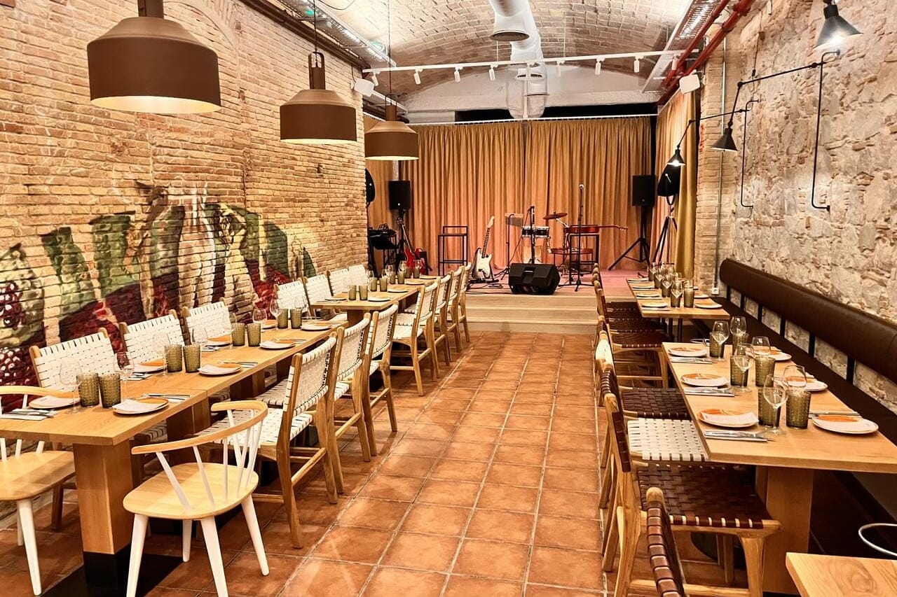  Restaurante Poca-Solta en Rambla de Catalunya para cumpleaños infantiles con comida y sala privada.