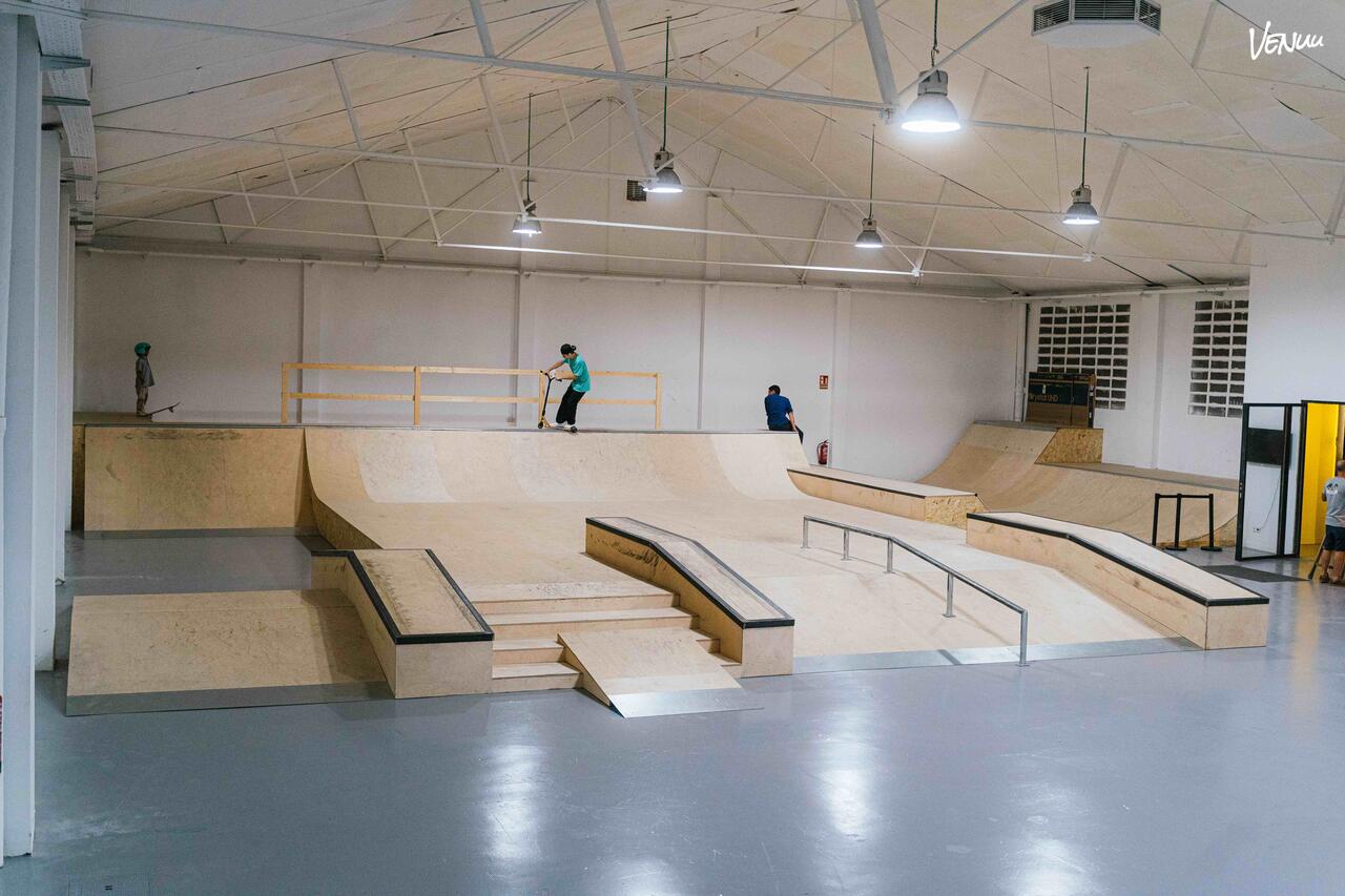 The Ungravity Academy Skatepark Indoor en L’Hospitalet para cumpleaños infantiles deportivos.