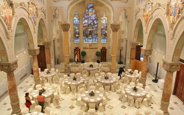 12 Salas para eventos en Barcelona para organizarlo como un pro