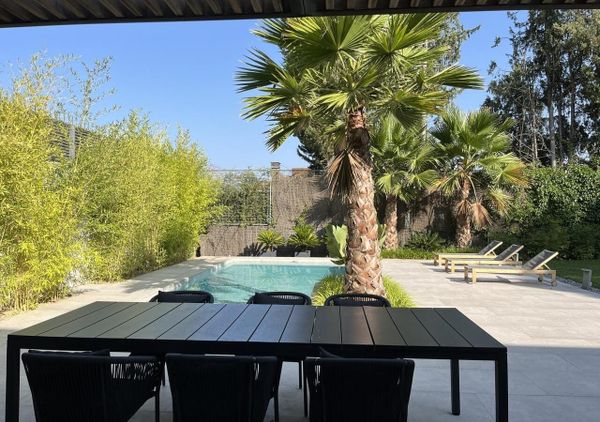 Fiestas de cumpleaños en Madrid con piscina: ¡Las 11 fincas más divertidas!