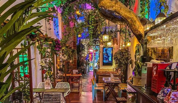 Dónde comer en grupo en Barcelona: 9 opciones económicas