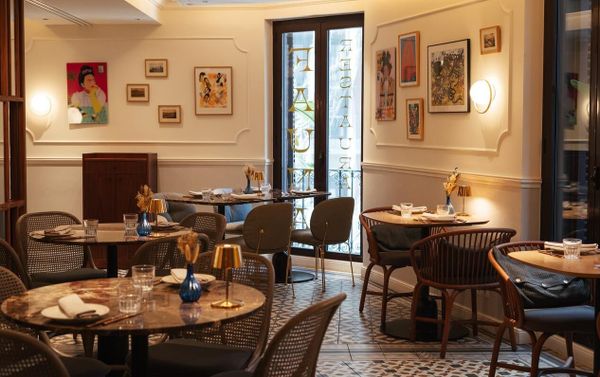 ¿Sois muchos y ruidosos? Aquí tenéis 15 Restaurantes con reservados para grupos en Barcelona