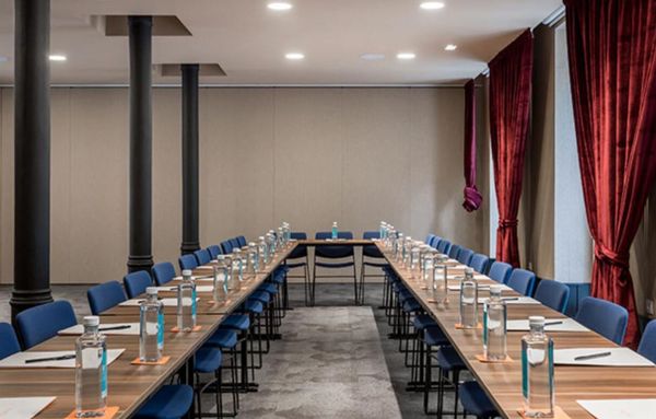 Del proyector al cóctel: 11 Hoteles en Madrid con todo lo que tu convención necesita