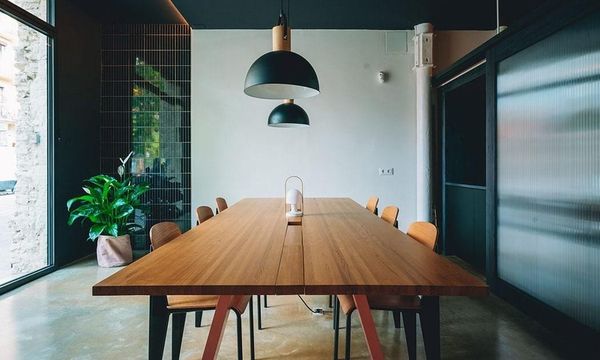 Las 10 mejores salas de reuniones en Barcelona para alquilar (y no quedarte atrapado en un café con WiFi cutre)