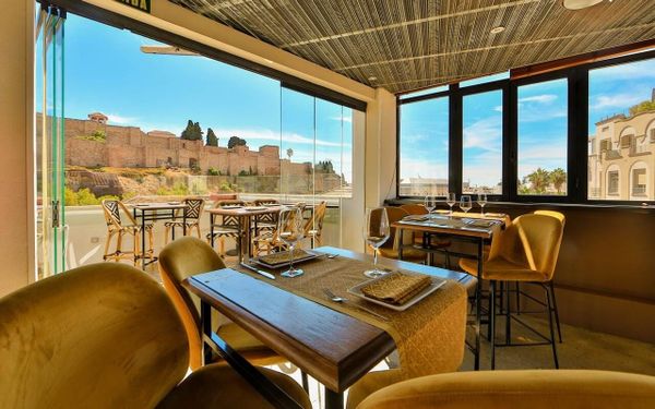 Casarse en Málaga: sol, jamón, y estos 8 restaurantes para bodas que son un amor (literalmente)