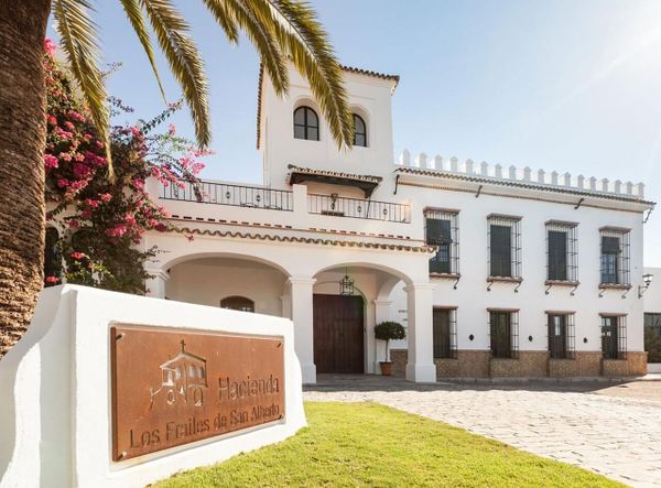 Top 4 Haciendas pequeñas para comuniones en Sevilla que te harán decir “Este es el sitio”