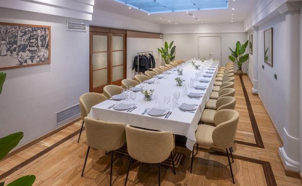 ¿Sois muchos? Estos 12 Restaurantes para grupos grandes en Barcelona