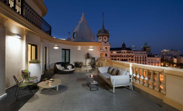 ¿Toca ponerse al día con tus mejores amigos? Aquí los mejores 11 lugares de reuniónes sociales en Madrid