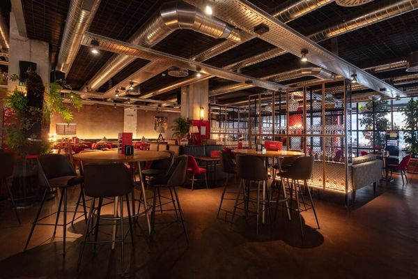 7 Restaurantes privados para grupos en Málaga centro que se alquilan para tu comilona épica