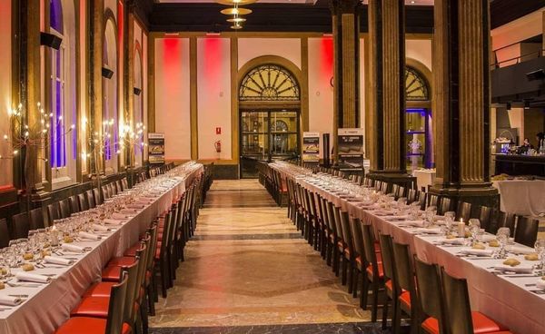 Cómo elegir el restaurante o espacio ideal para la cena de empresa