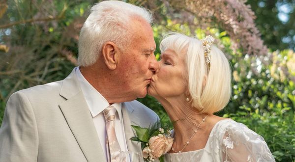 60 años de amor y locura: Ideas para celebrar unas bodas de diamante inolvidables