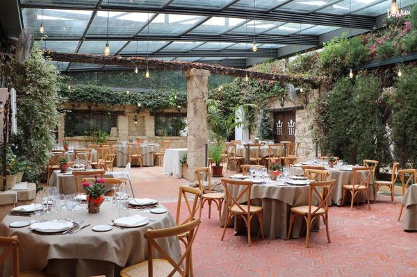Sí al amor, no a la deuda: 5 Salones de boda económicos en Valencia que enamoran