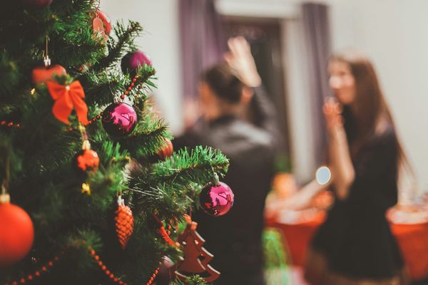 Amigo invisible en la oficina: ideas, reglas y regalos para que nadie quiera cambiar de empresa