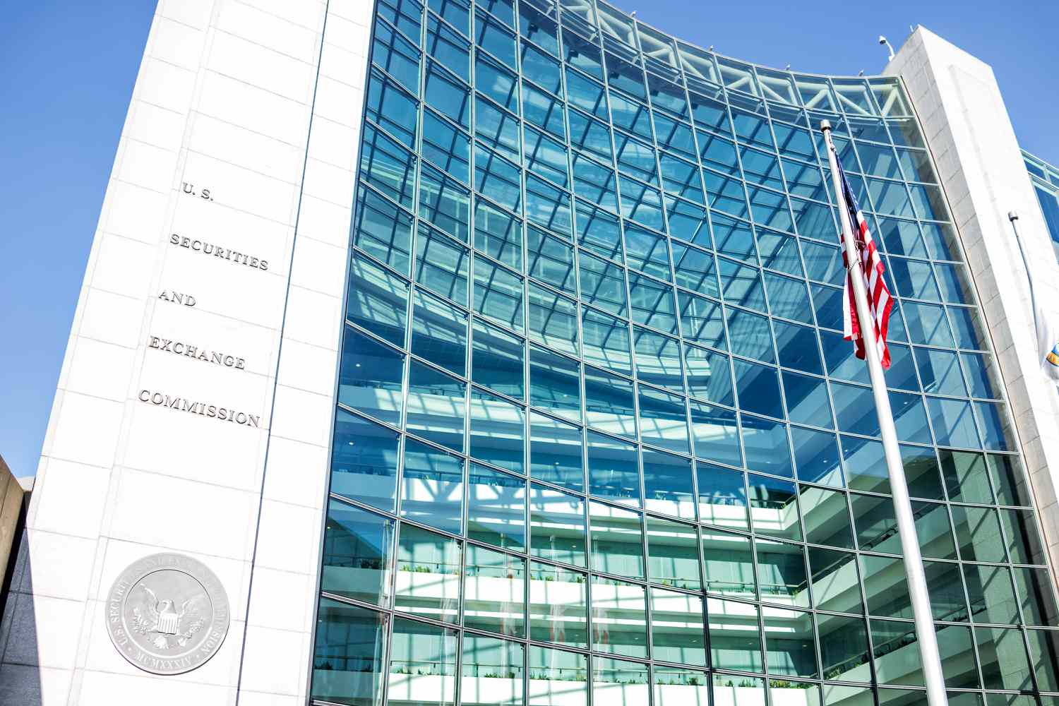 Invesco Files for Tokenized Stablecoin Reserve Fund