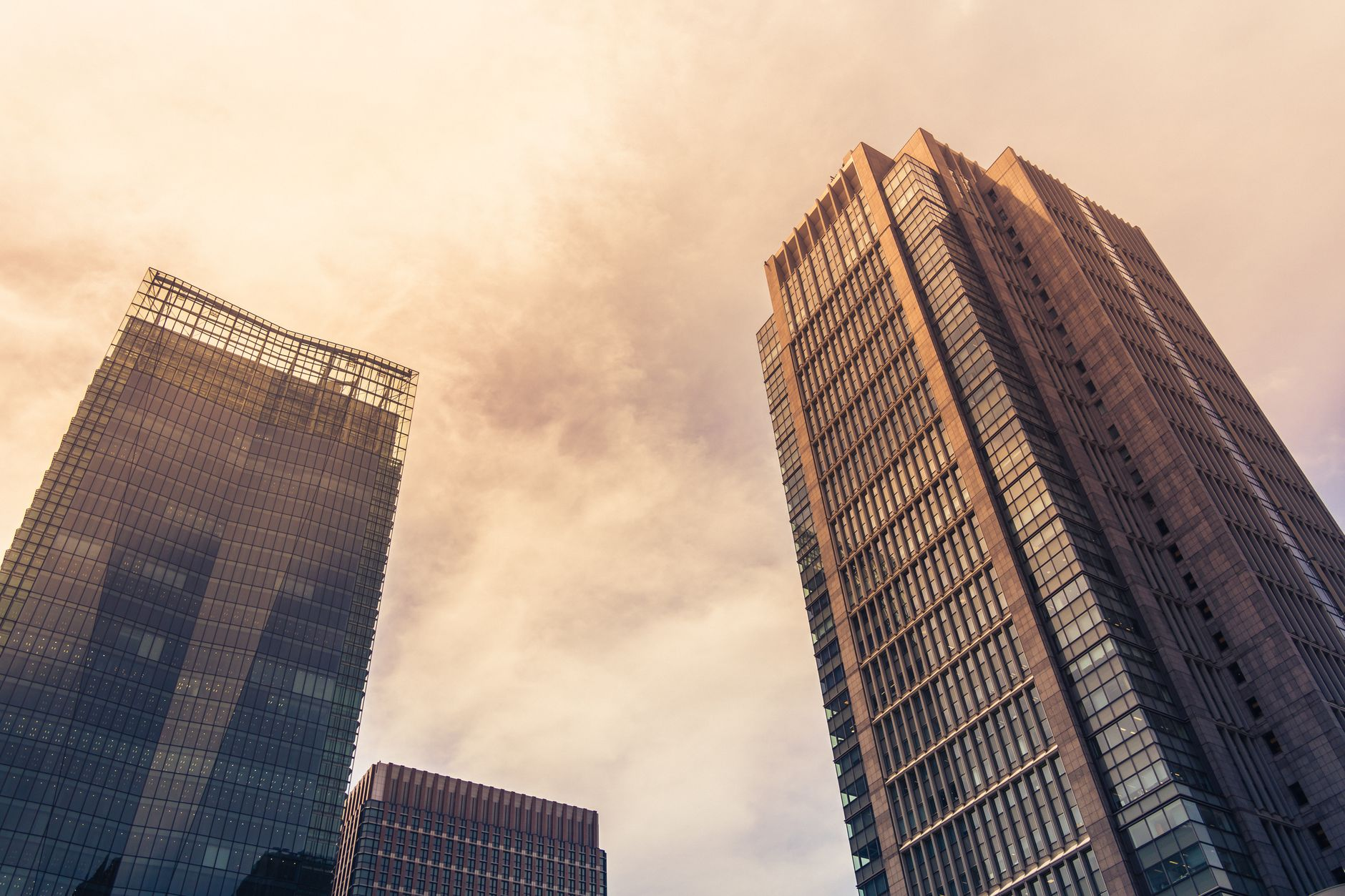 Japan's Three Largest Banks MUFG, SMBC, and Mizuho Announce Joint Yen Stablecoin Targeting March 2027