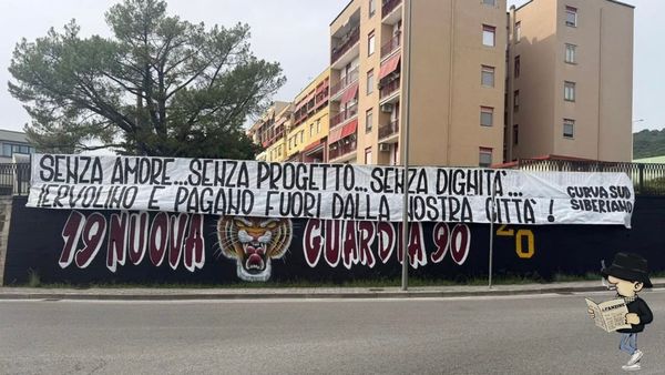 Salerno, nuovo striscione della Curva Sud Siberiano.