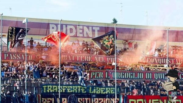 La Curva Nord spinge il Ravenna alla vittoria.